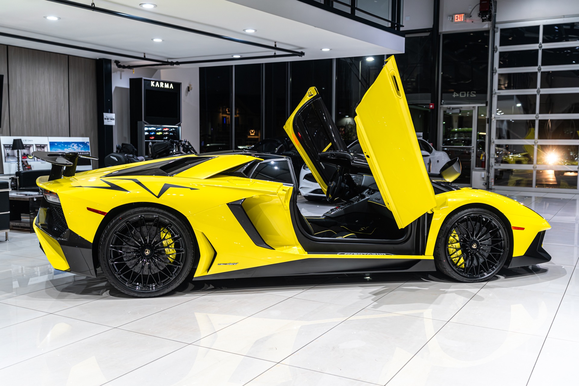 2017AventadorLP750-4 SV Roadster