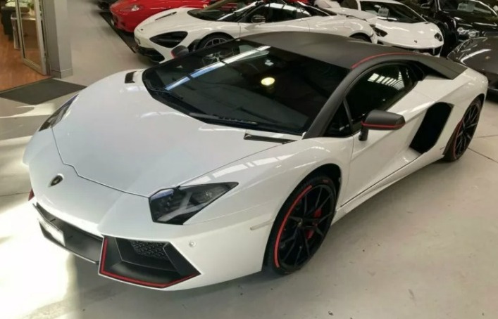 2016AventadorLP700-4 Pirelli Edition