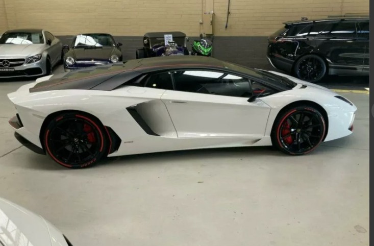 2016AventadorLP700-4 Pirelli Edition
