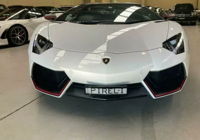 2016AventadorLP700-4 Pirelli Edition