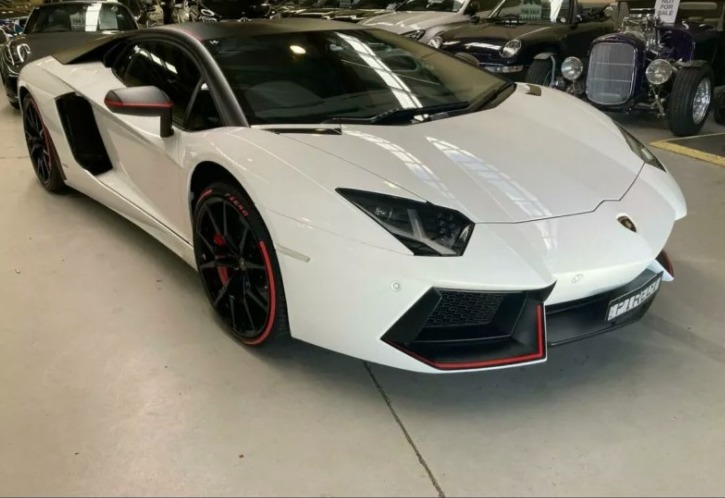 2016AventadorLP700-4 Pirelli Edition