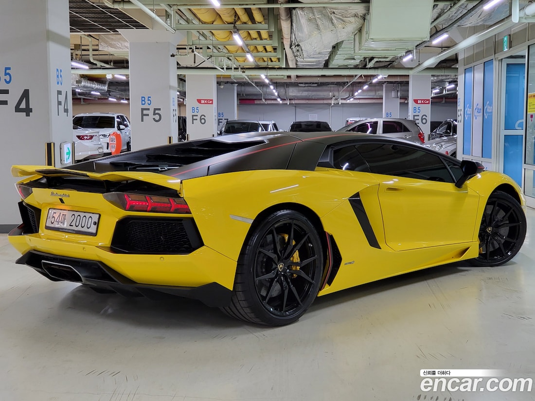 2015AventadorLP700-4 Pirelli Edition