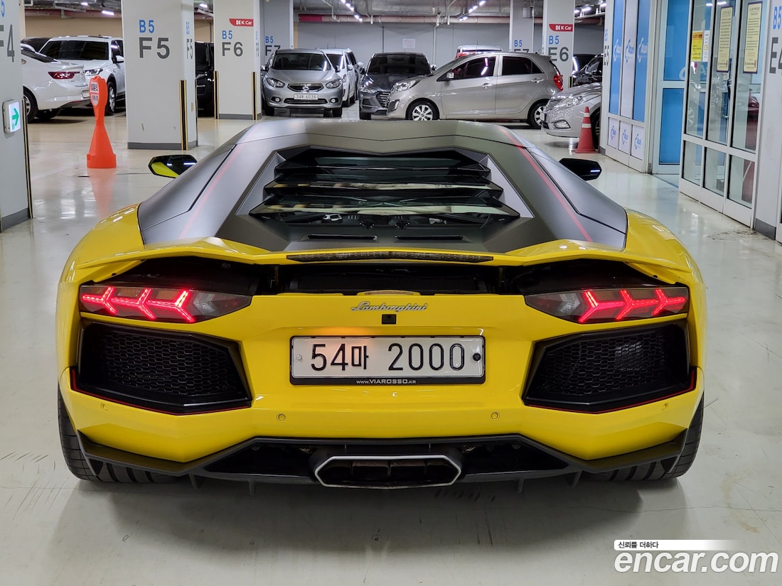 2015AventadorLP700-4 Pirelli Edition
