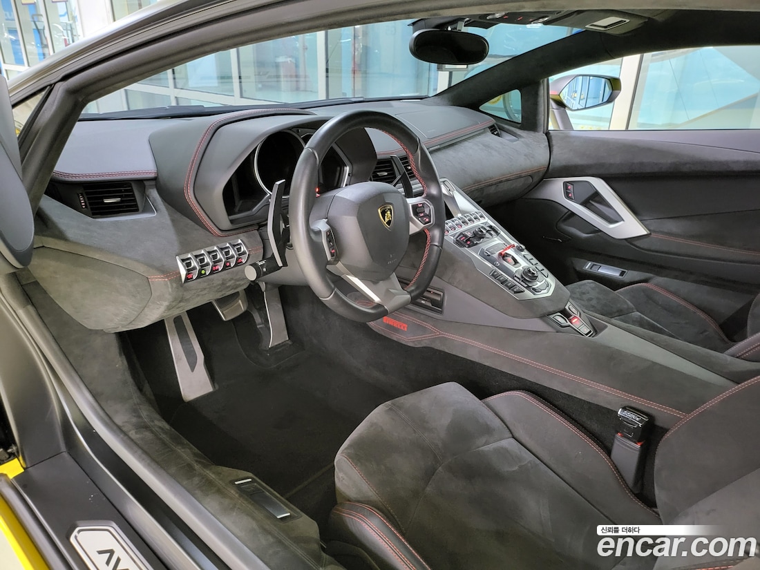 2015AventadorLP700-4 Pirelli Edition