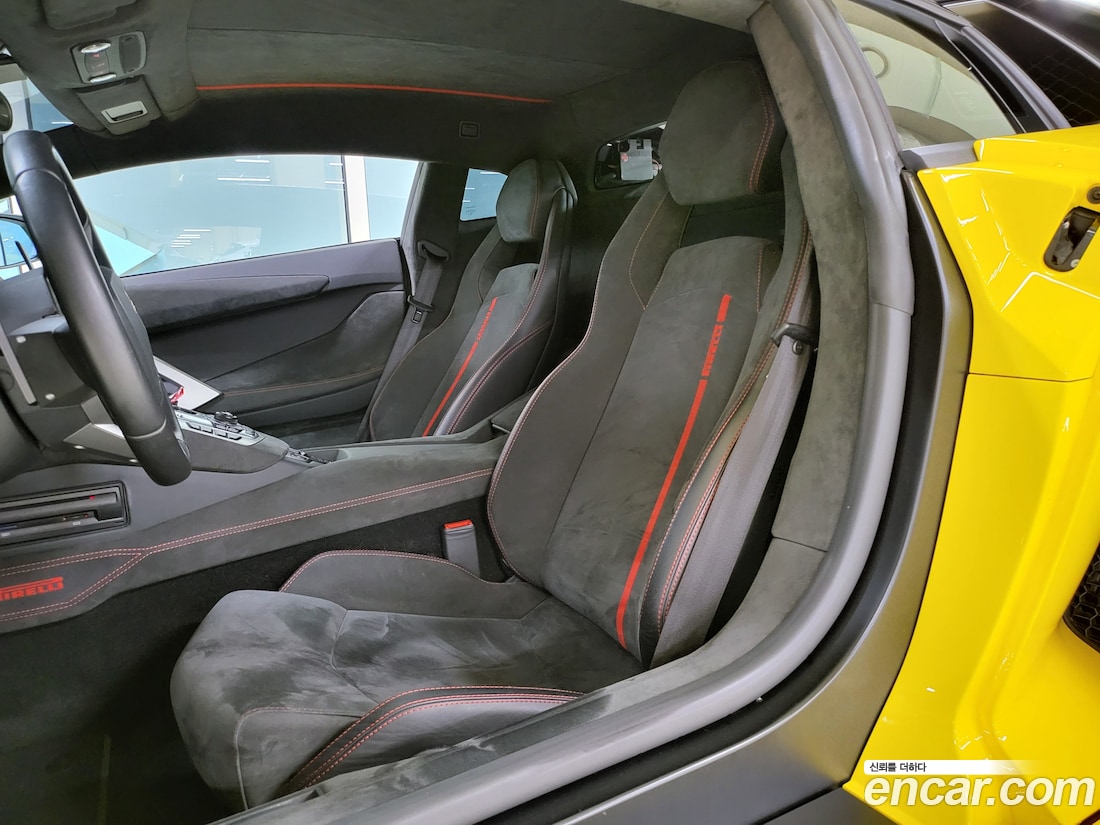 2015AventadorLP700-4 Pirelli Edition