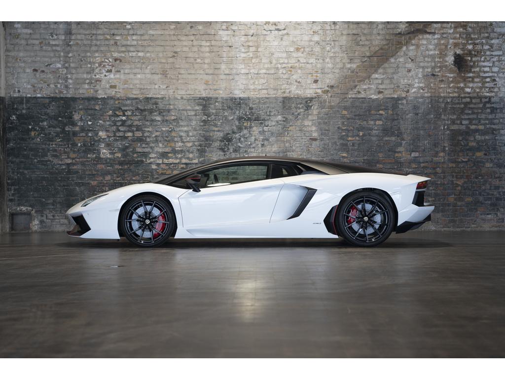 2016AventadorLP700-4 Pirelli Edition