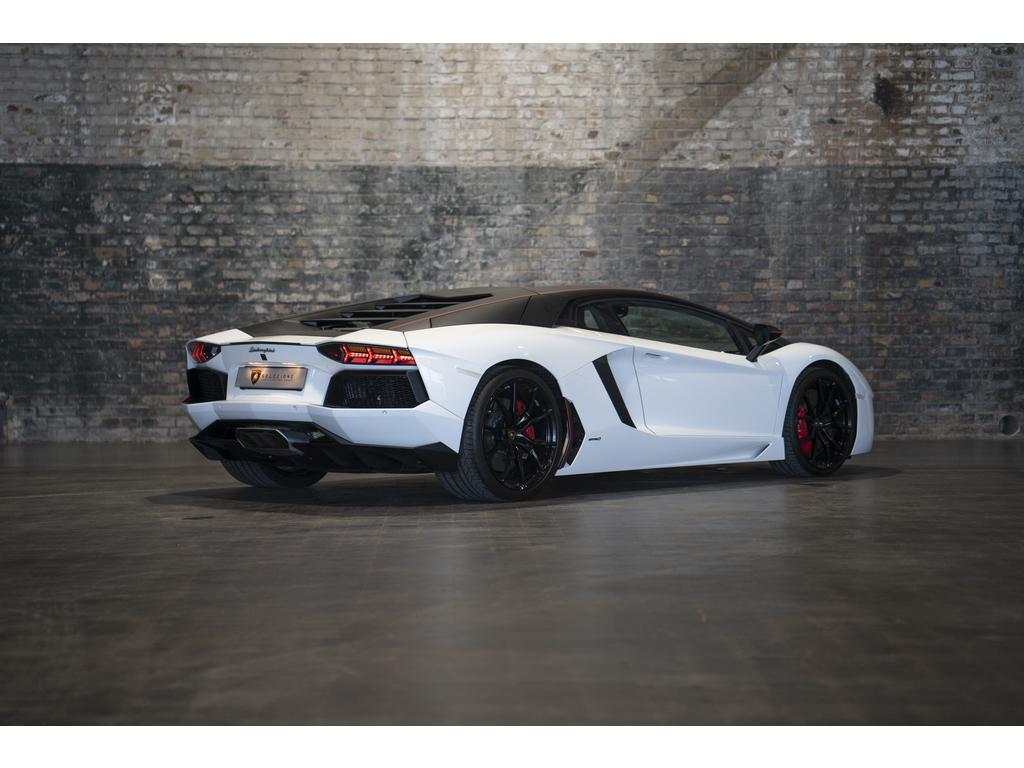 2016AventadorLP700-4 Pirelli Edition