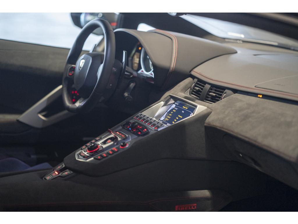 2016AventadorLP700-4 Pirelli Edition