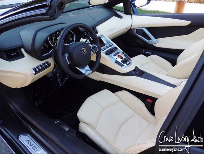 2014AventadorLP700-4 Roadster