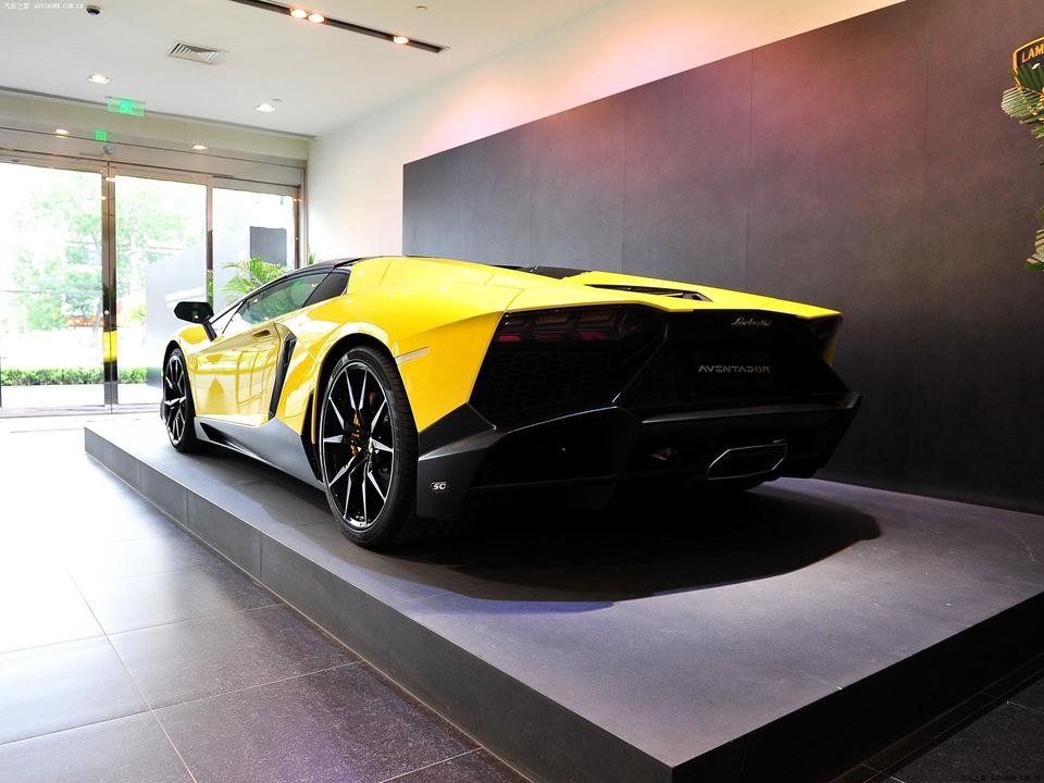 2014AventadorLP720-4 50 Anniversario Roadster