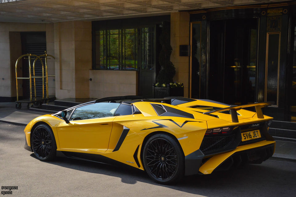 2016AventadorLP750-4 SV Roadster