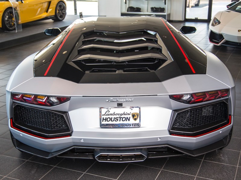 2016AventadorLP700-4 Pirelli Edition