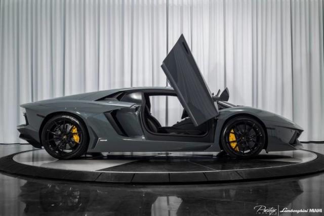 2016AventadorLP700-4