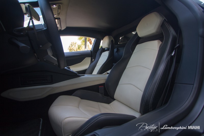 2012AventadorLP700-4