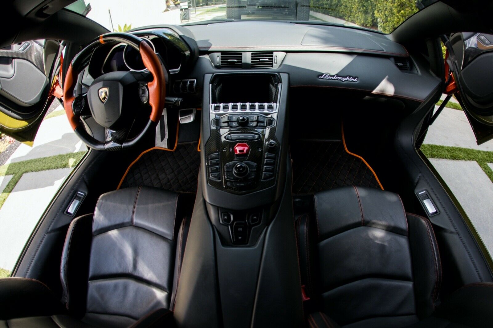 2014AventadorLP700-4 Roadster