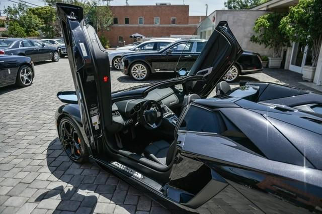 2014AventadorLP700-4 Roadster
