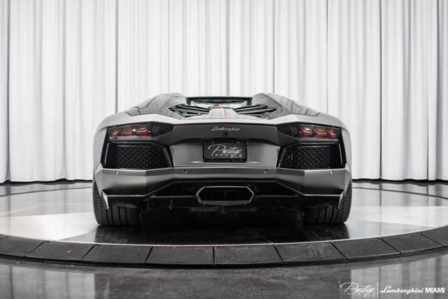 2016AventadorLP700-4 Roadster Pirelli Edition