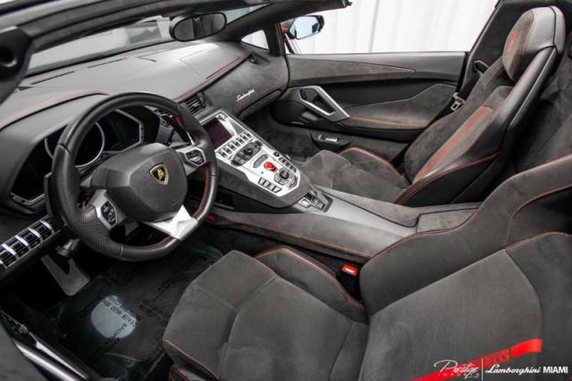 2016AventadorLP700-4 Roadster Pirelli Edition