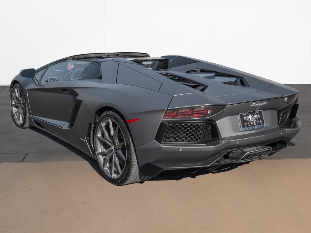 2017AventadorLP700-4 Roadster Pirelli Edition