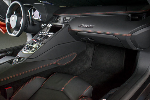 2014AventadorLP700-4 Roadster