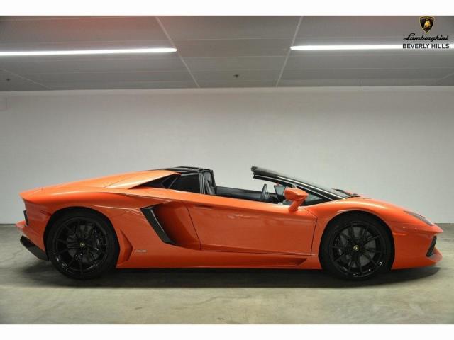 2016AventadorLP700-4 Roadster