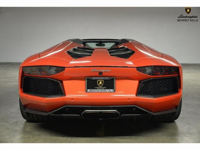 2016AventadorLP700-4 Roadster