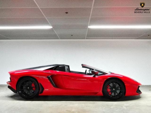 2016AventadorLP700-4 Roadster Pirelli Edition