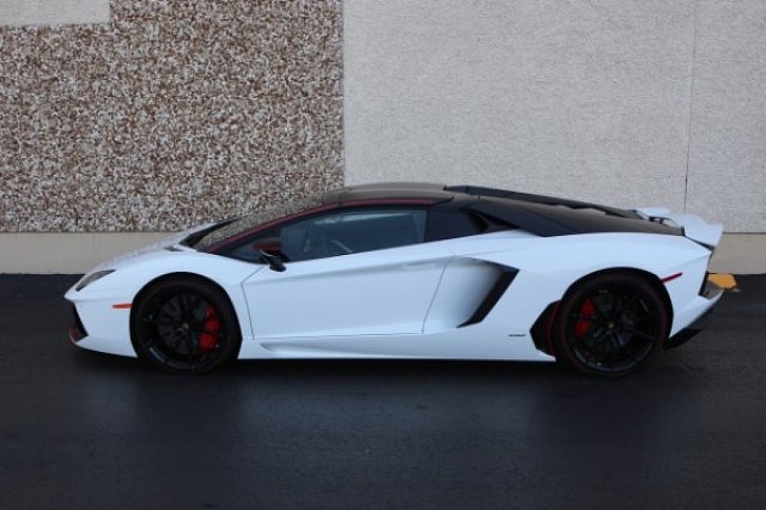 2016AventadorLP700-4 Roadster Pirelli Edition