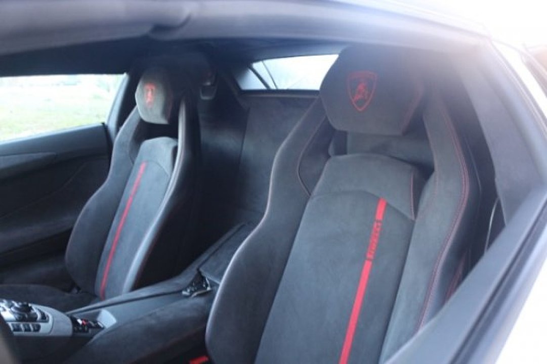 2016AventadorLP700-4 Roadster Pirelli Edition