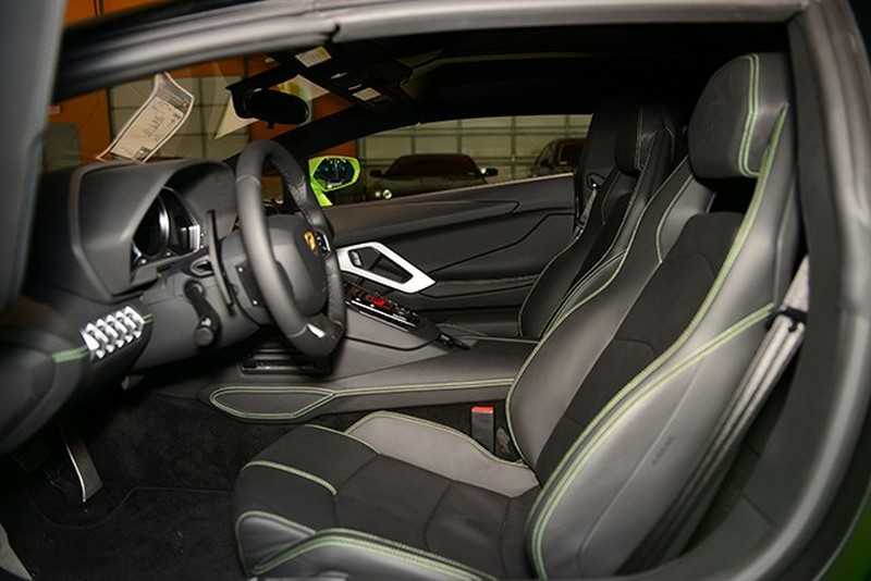 2014AventadorLP700-4 Roadster