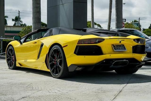 2016AventadorLP700-4 Roadster Pirelli Edition