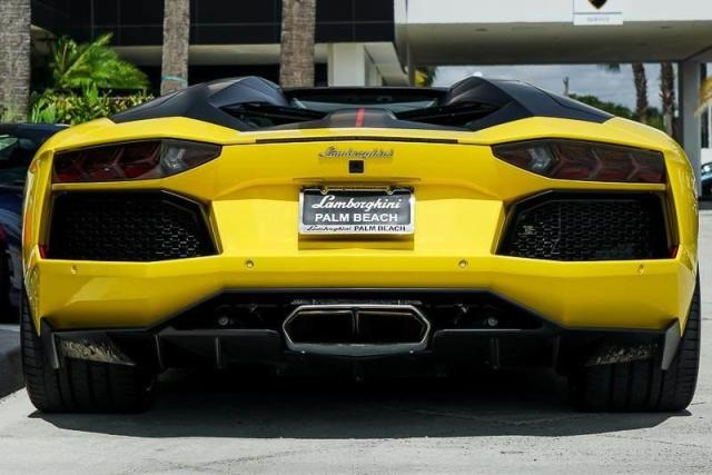 2016AventadorLP700-4 Roadster Pirelli Edition