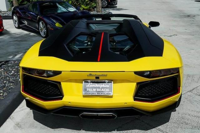 2016AventadorLP700-4 Roadster Pirelli Edition