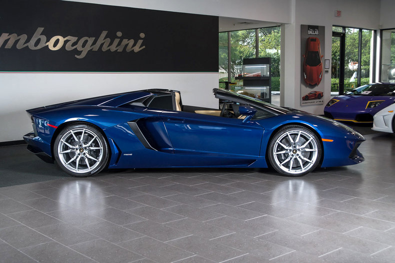 2013AventadorLP700-4 Roadster