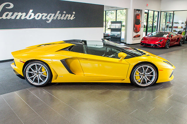 2014AventadorLP700-4 Roadster