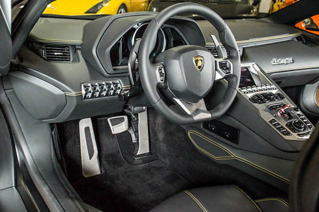 2014AventadorLP700-4 Roadster
