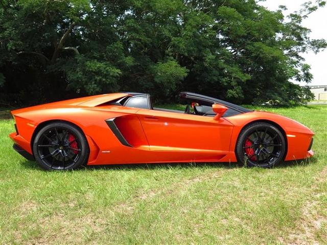 2014AventadorLP700-4 Roadster