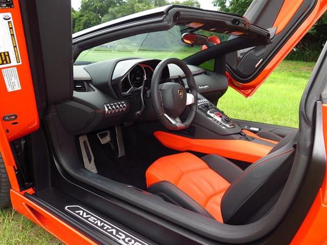 2014AventadorLP700-4 Roadster