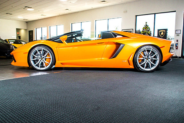 2014AventadorLP700-4 Roadster