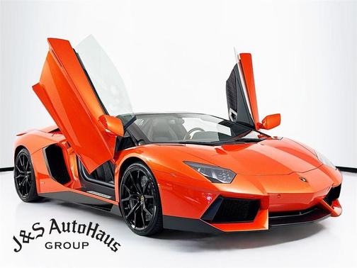 Lamborghini Aventador Roadster 2015 限定版 Detail on 2015 Lamborghini Aventador LP700-4 Roadster