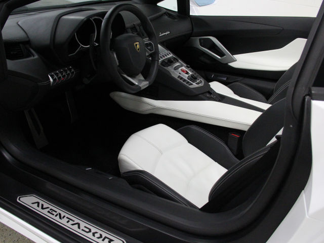 2014AventadorLP700-4 Roadster