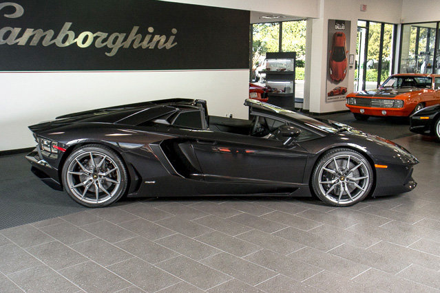 2014AventadorLP700-4 Roadster