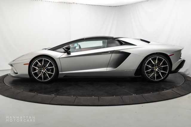 2018AventadorLP740-4 S Roadster