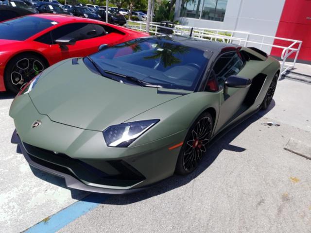 2018AventadorLP740-4 S Roadster