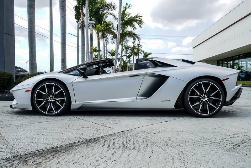 2018AventadorLP740-4 S Roadster