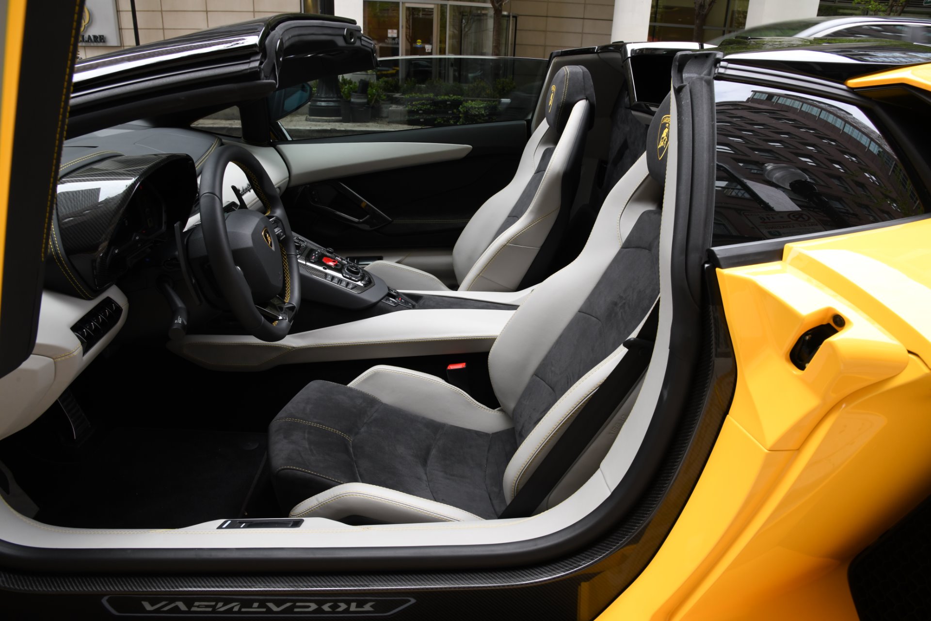 2018AventadorLP740-4 S Roadster