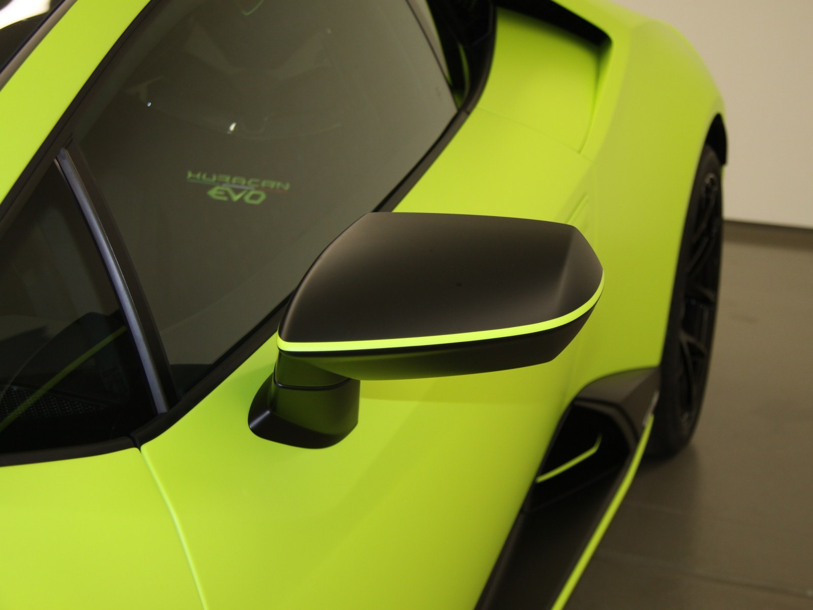2020HuracanEVO Fluo Capsule