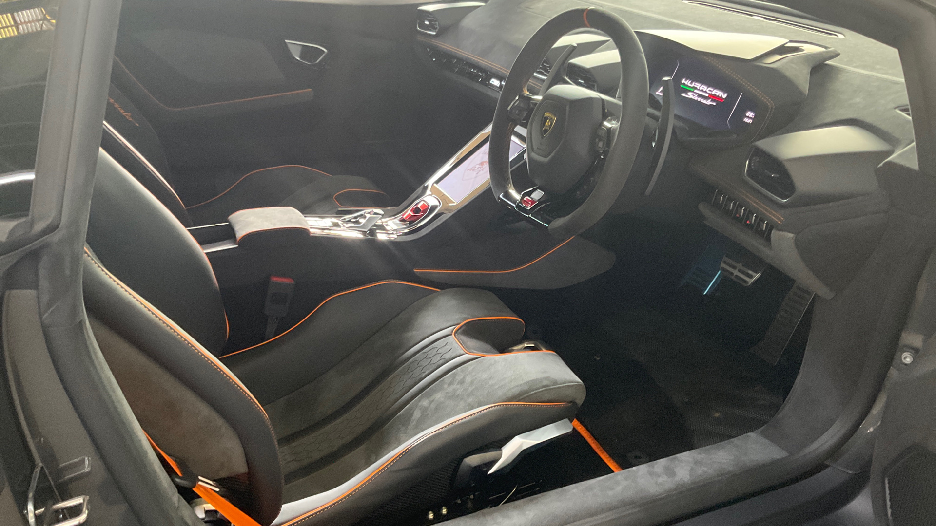 2023HuracanSterrato