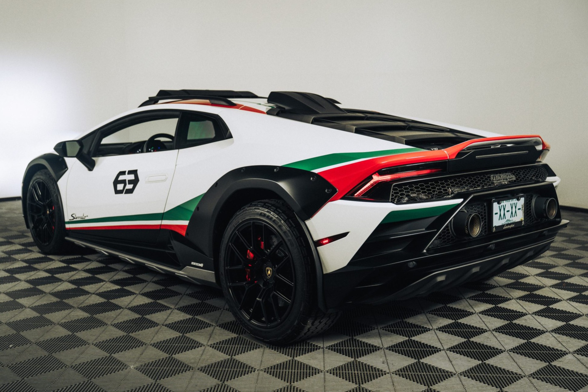 2023HuracanSterrato
