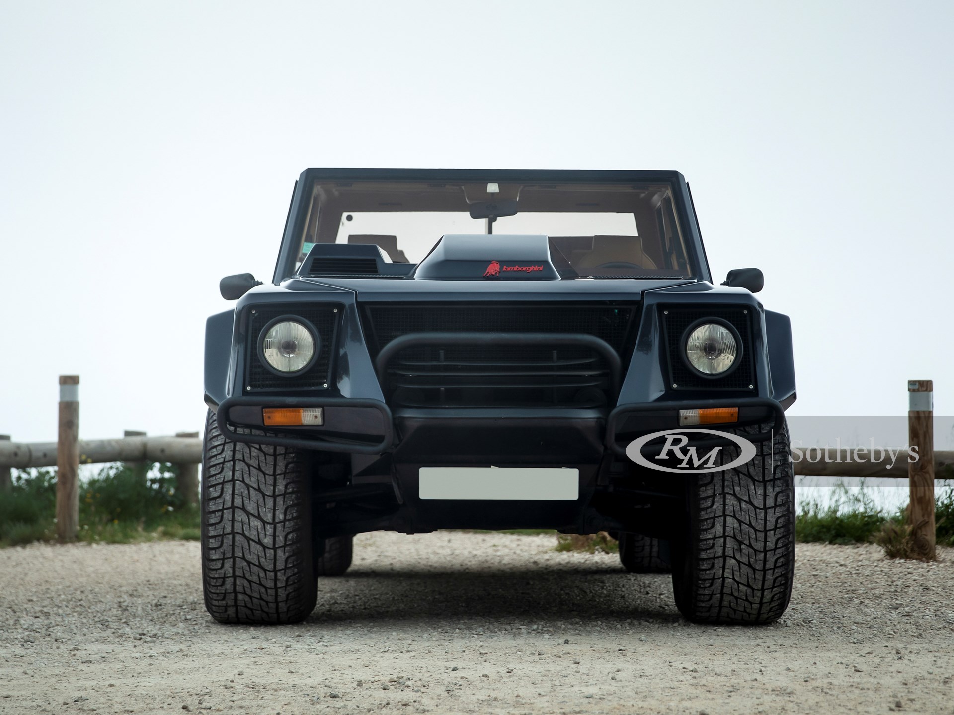 1988LM002